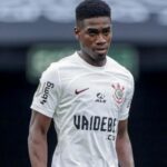 Richard Carapaz inicia su temporada en la Ètoile de Bessèges