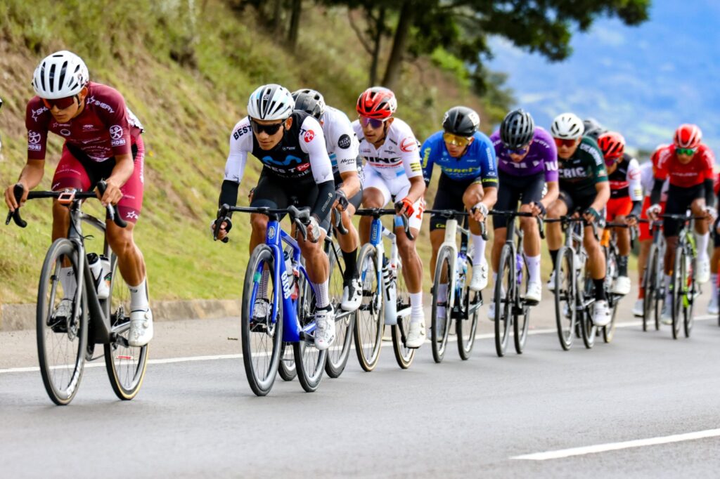 Bryan Obando ingresó al Top Ten de la Vuelta a Colombia 2025